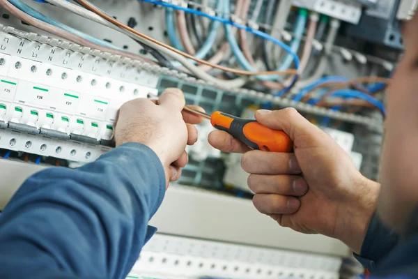 24/7 Emergency Electrician in Vancouver You Can Trust