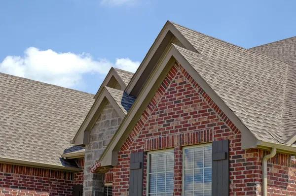 Finding Dependable Help from a Roofing Contractor Near Me